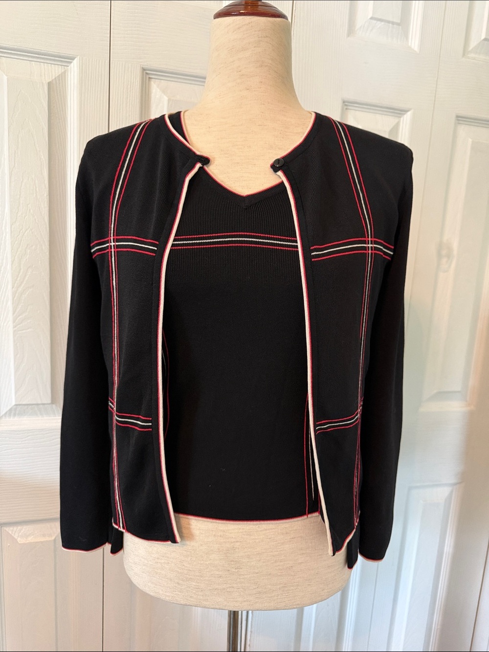 Finity Set Women’s Light Cardigan and V-neck sweater Black Sz Lp